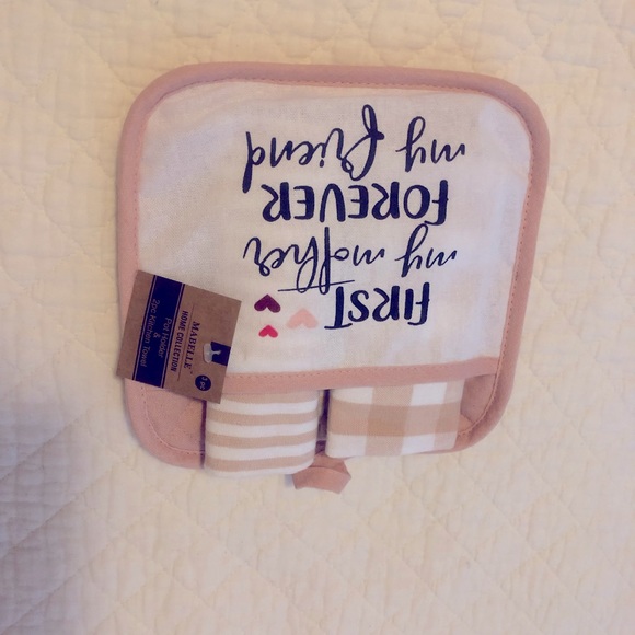 Mom Gift Set Potholder and Kitchen Towels - Picture 2 of 6